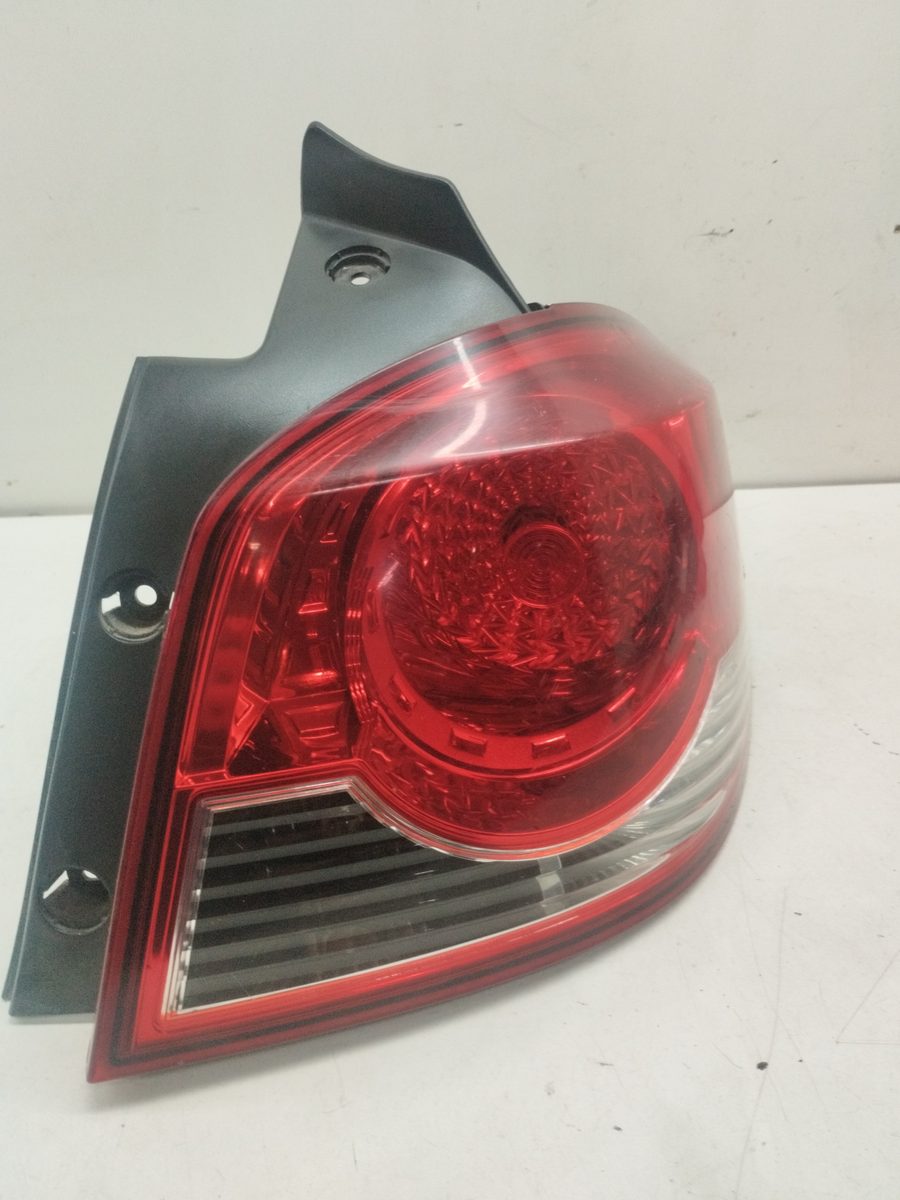 Farol Trasero Derecho Exterior Chevrolet Cruze 2009-2014 LS
