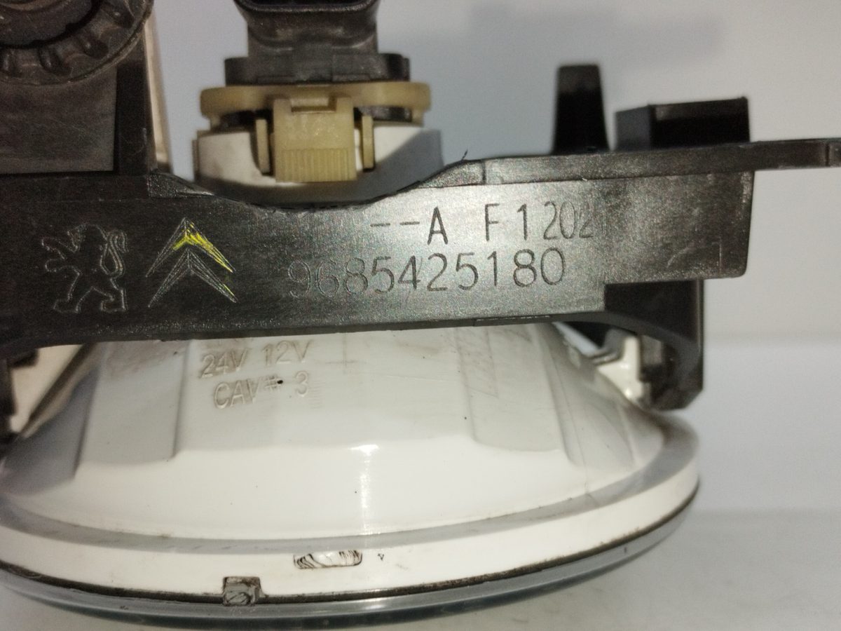 Faro Caminero Izquierdo Citroën C3 2016-2023 Feel 9685425180