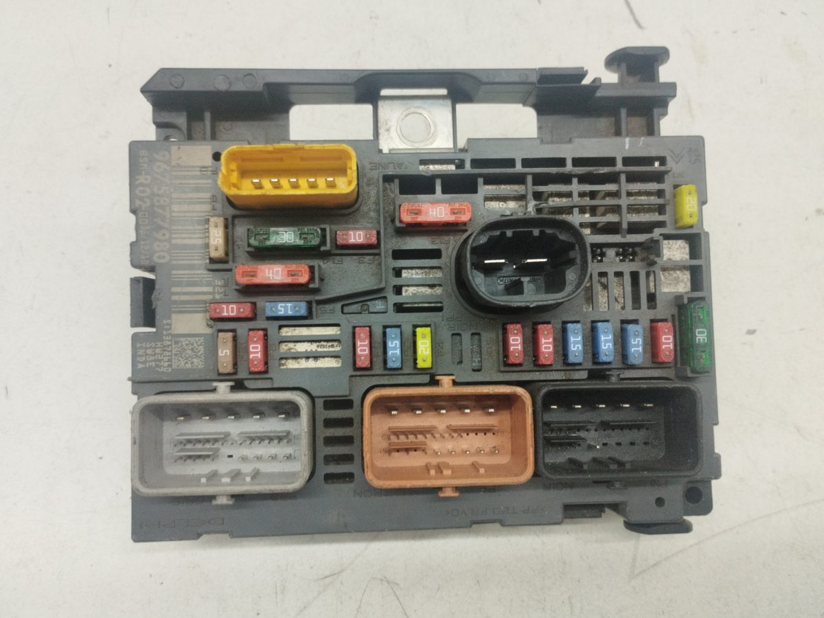 Caja Reles / Fusibles / Modulo Bsm Peugeot 407 2004-2011 ST Sport 2.0L 100kW 9675877980