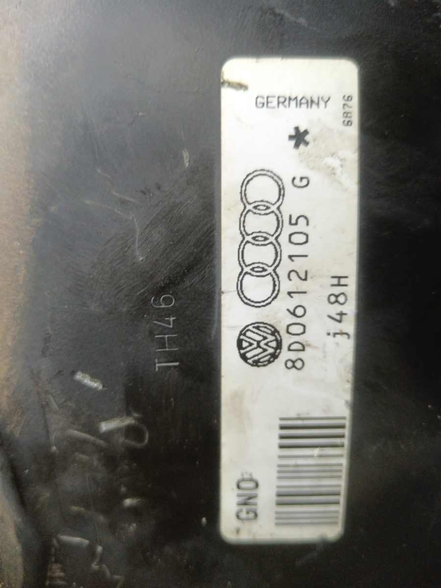 Servofreno Volkswagen Passat Berlina (3B2) 1996-2000 1.9 TDI 1.9L 85kW 8D0612105