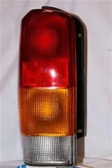 Faro trasero izquierdo
