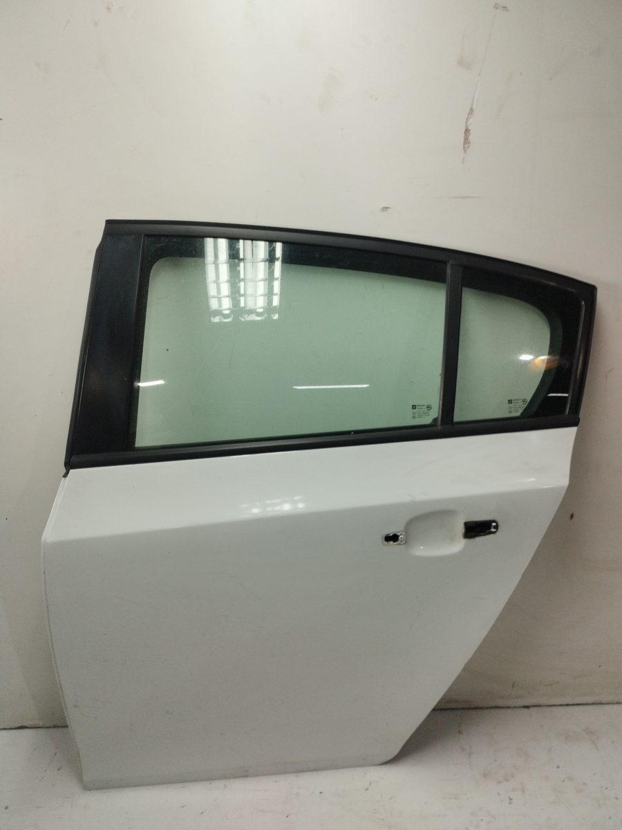 Puerta Trasera Izquierda Chevrolet Cruze 2009-2014 LS
