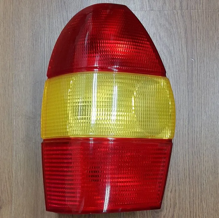 Faro trasero izquierdo