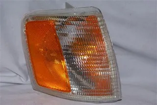 FAROL DEL DER GM BLAZER-S10 95-98 (AMB)