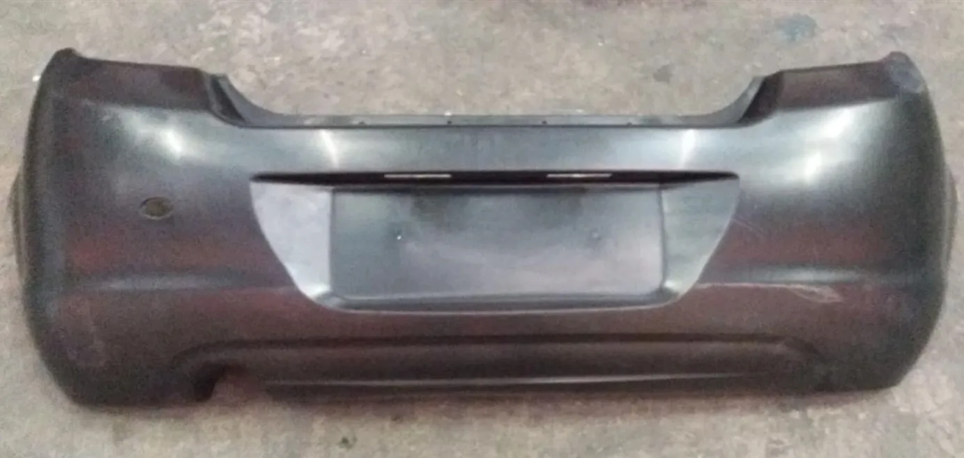 Paragolpes trasero