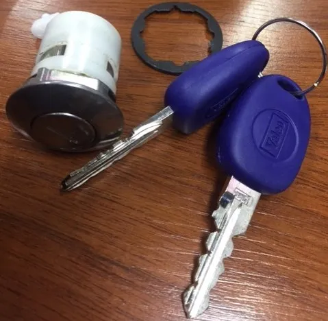 Cilindro de cerradura de puerta delantero izquierdo