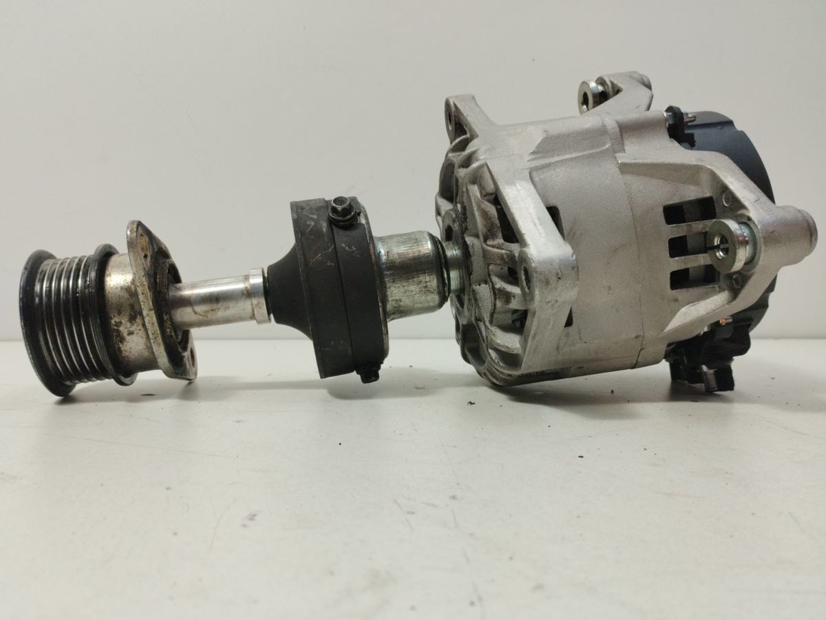Alternador Ford Focus Berlina (CAK) 1998-2004 Ambiente 1.8L 66kW 8041475