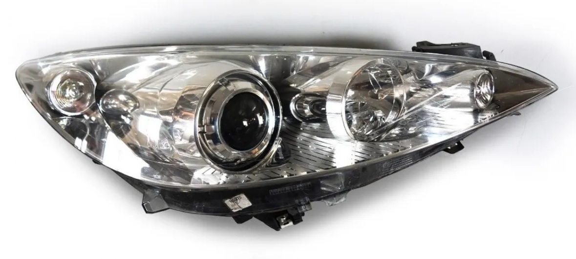 Faro delantero izquierdo