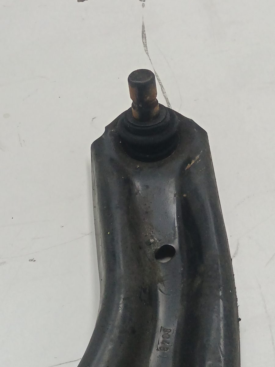 Parrilla De Suspension Inferior Delantera Izquierda Ford Fiesta (CB1) 2008-2013 Ambiente
