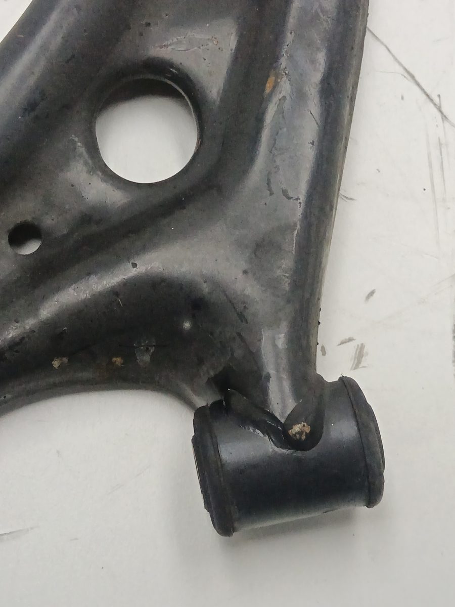 Parrilla De Suspension Inferior Delantera Izquierda Ford Fiesta (CB1) 2008-2013 Ambiente