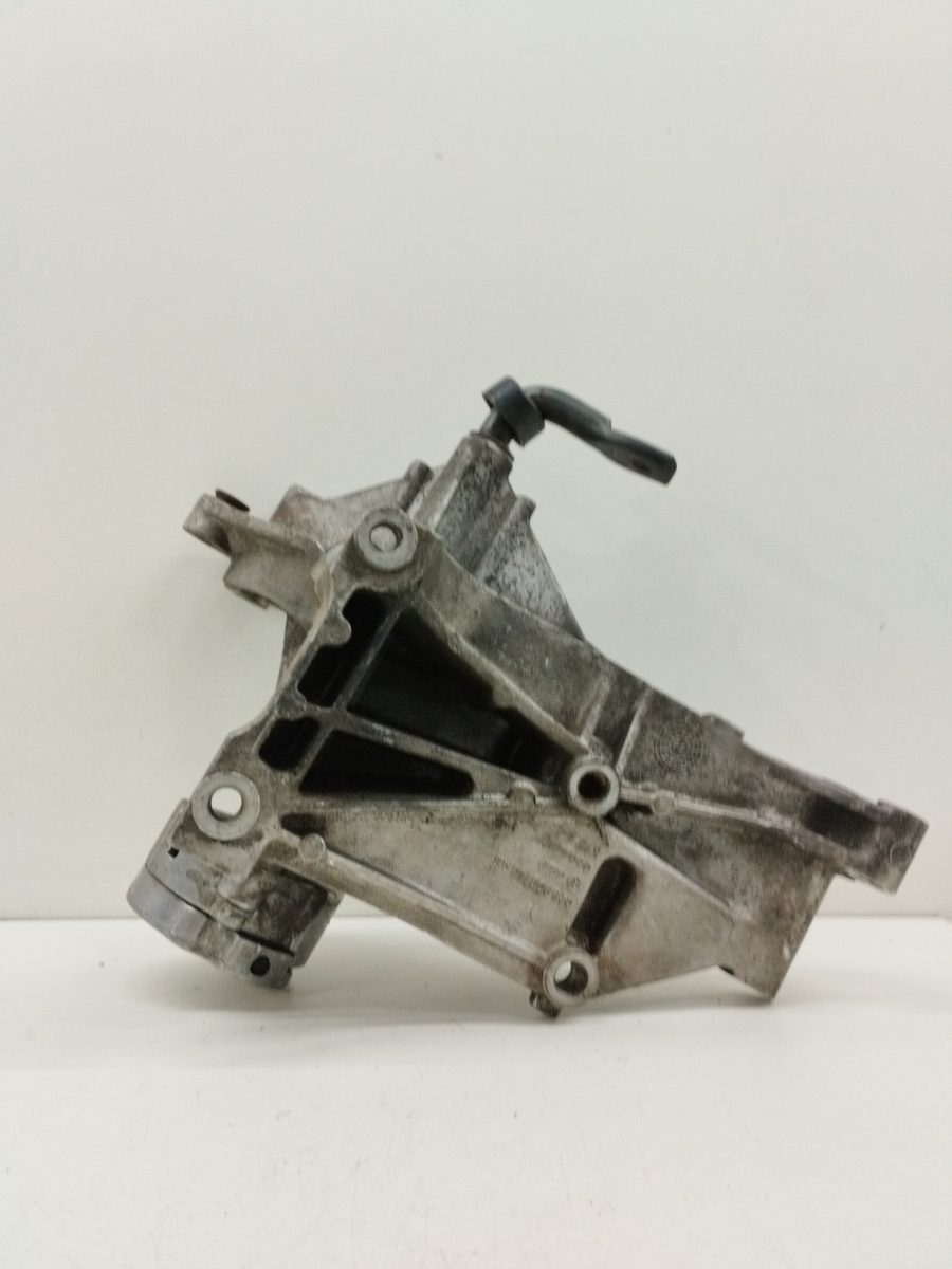 Soporte Alternador Volkswagen Golf Iii Berlina (1H1) 1991-1998 1.9 TDI 1.9L 81kW 028903143