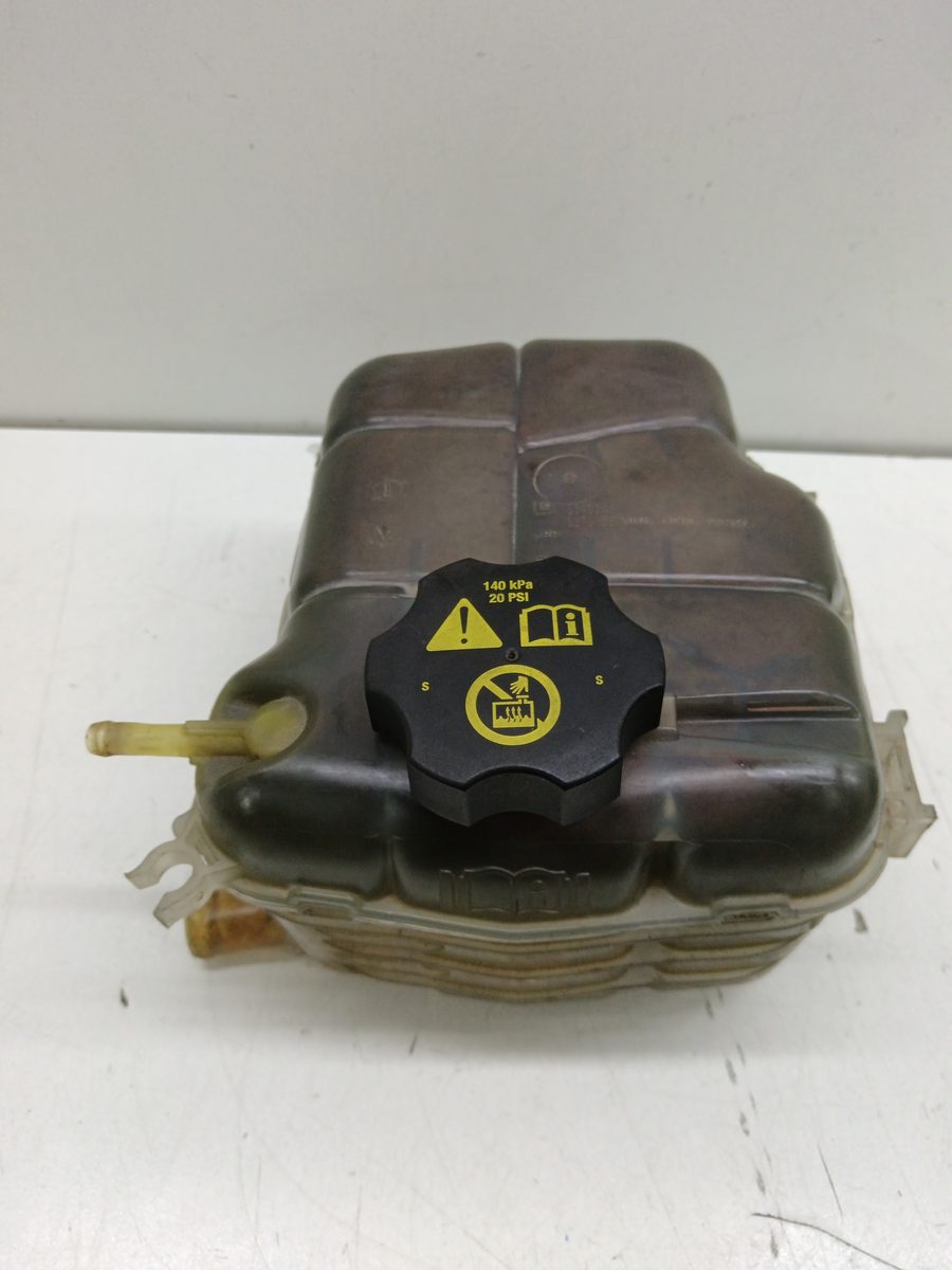 Deposito De Agua De Radiador Chevrolet Cruze 2009-2014 LS 2.0L 92kW 13393368
